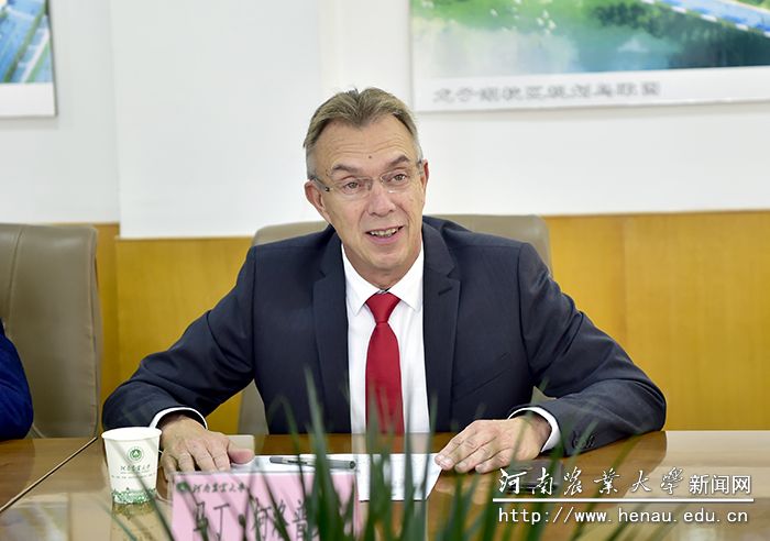 国际玉米小麦改良中心主任马丁·柯洛普夫讲话 国际玉米小麦改良中心主任马丁·柯洛普夫讲话